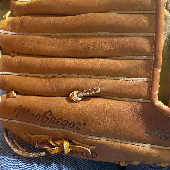 Left Hand Fielder Baseball Glove - Picture 5 of 6